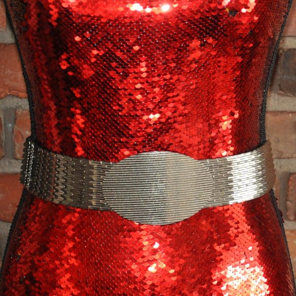 Vintage 80s Metallic Silver Tone Metal Fish Scale Stretch Belt Large Oval Buckle - Picture 2 of 3